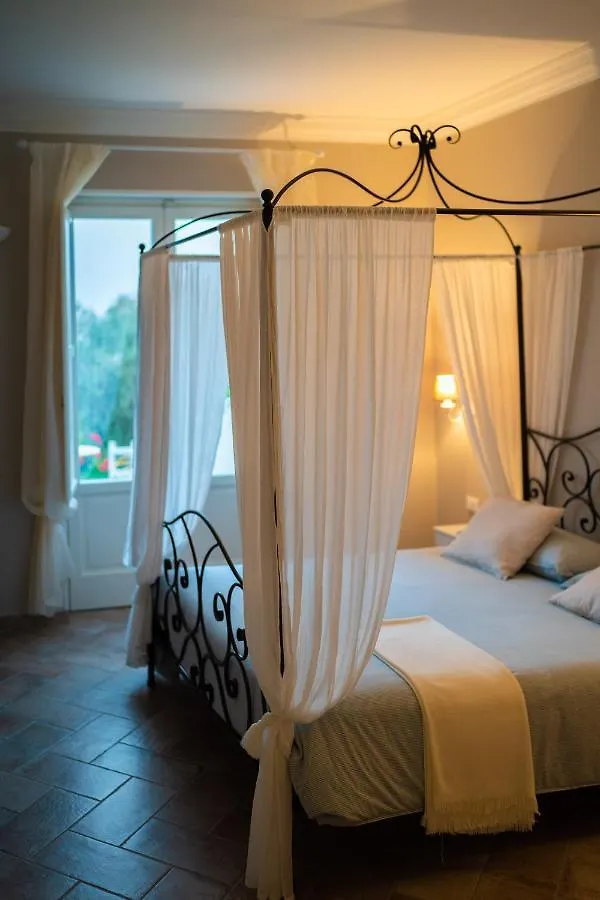 Bed and Breakfast L'Albero Della Manna Patti Frühstückspension
